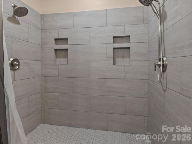 225 Aurora Lane, Tryon, NC 28782