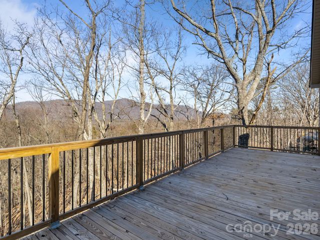 225 Aurora Lane, Tryon, NC 28782