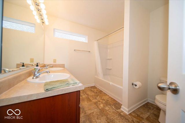 1213 Greenbriar Way, Franklin, IN 46131