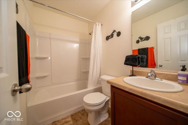 1213 Greenbriar Way, Franklin, IN 46131