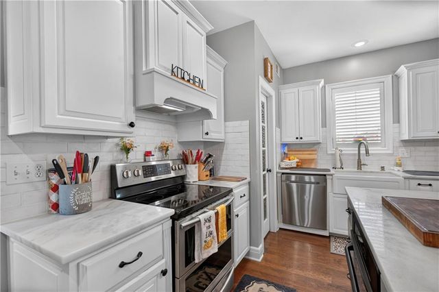 17872 Cody Street, Overland Park, KS 66221