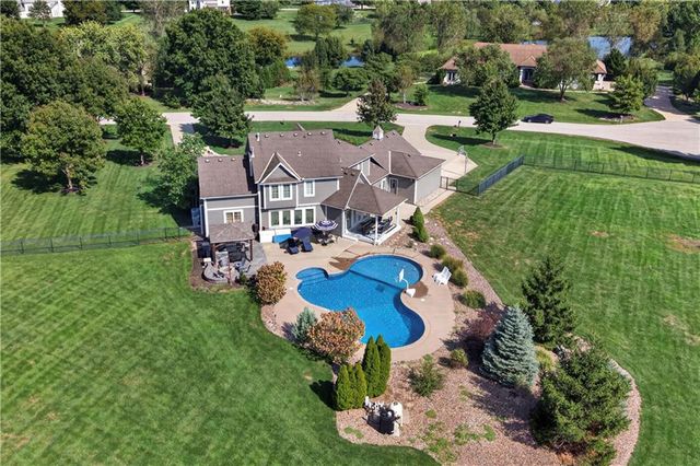 17872 Cody Street, Overland Park, KS 66221