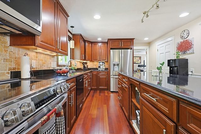 271 Cliff Drive, North Attleboro, MA 02760