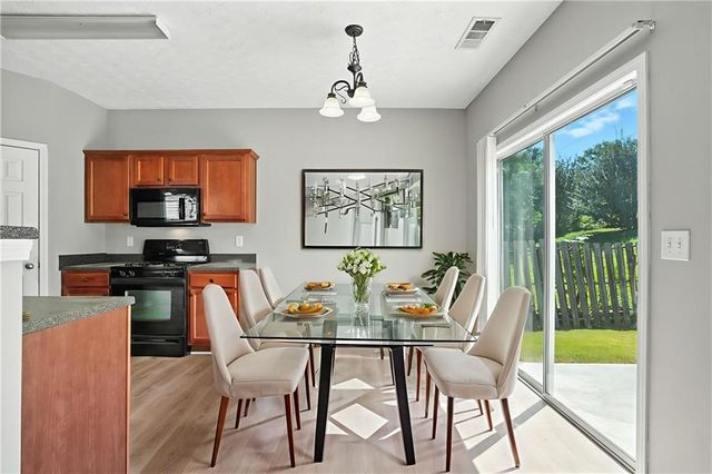 922 Gardenia Curve, Canton, GA 30114