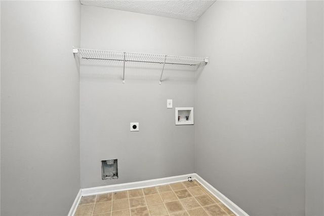 922 Gardenia Curve, Canton, GA 30114