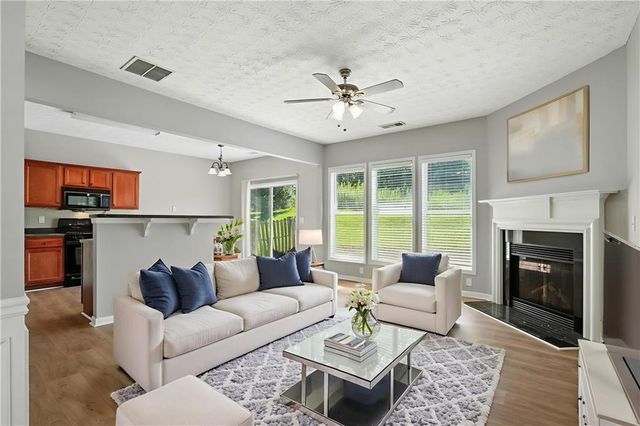 922 Gardenia Curve, Canton, GA 30114