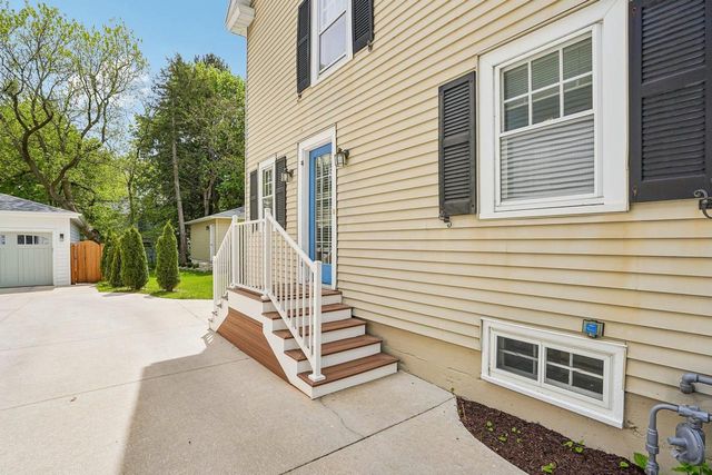 2249 Eton Ridge, Madison, WI 53726