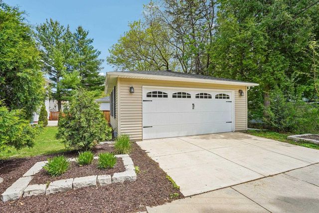 2249 Eton Ridge, Madison, WI 53726