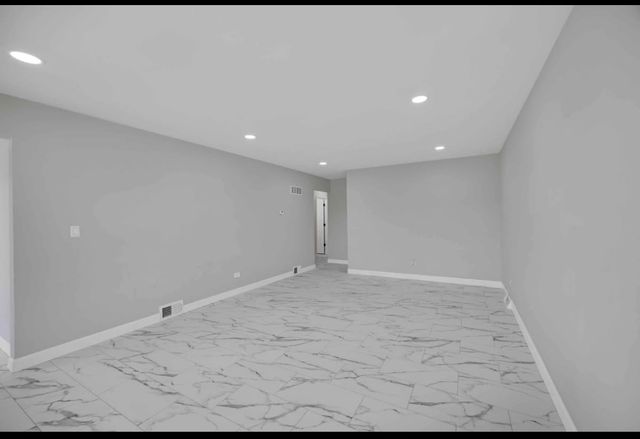 13921 S Manistee Avenue, Burnham, IL 60633