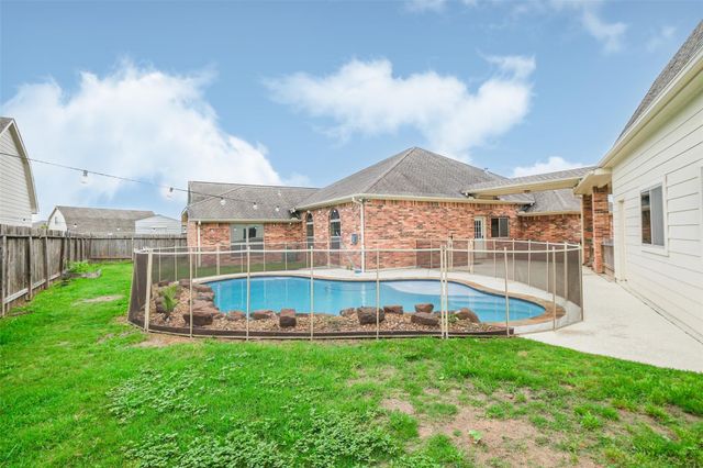 6811 Gonzales Point, Manvel, TX 77578
