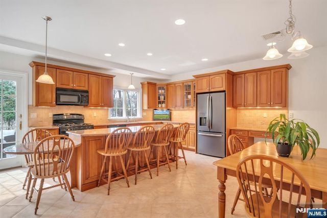 296 Birch Parkway, Wyckoff, NJ 07481