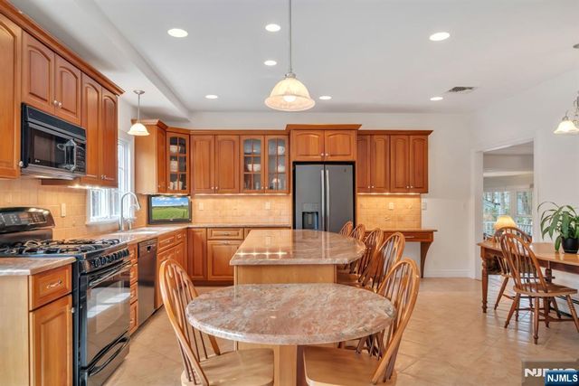 296 Birch Parkway, Wyckoff, NJ 07481