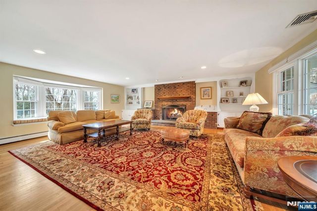 296 Birch Parkway, Wyckoff, NJ 07481