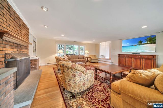 296 Birch Parkway, Wyckoff, NJ 07481