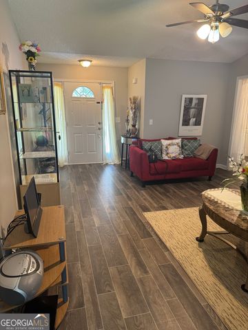 10381 Commons Crossing, Jonesboro, GA 30238