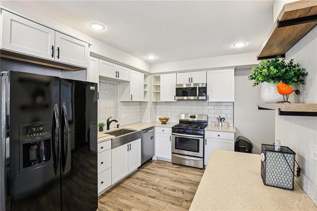 1400 E 28 Street, Kansas City, MO 64109