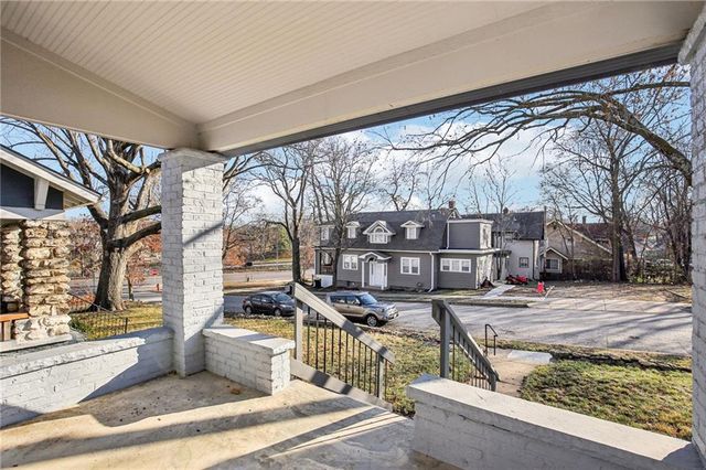 1400 E 28 Street, Kansas City, MO 64109