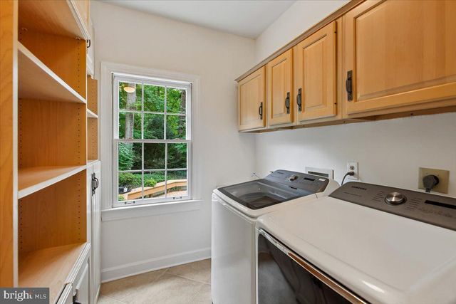 309 SPRINGWOOD CT NE, Vienna, VA 22180