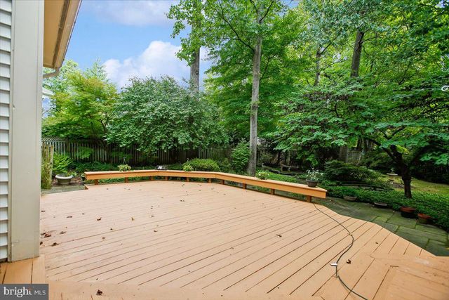 309 SPRINGWOOD CT NE, Vienna, VA 22180