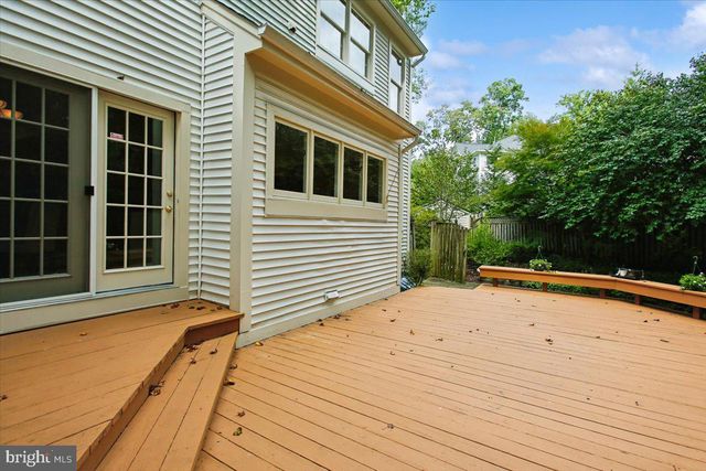 309 SPRINGWOOD CT NE, Vienna, VA 22180