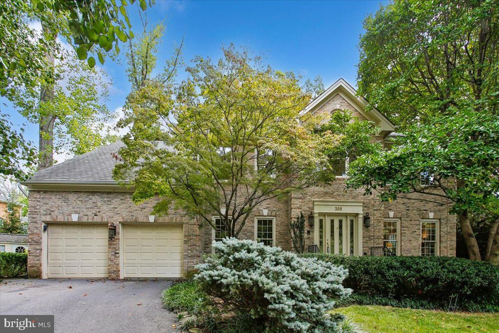 309 SPRINGWOOD CT NE, Vienna, VA 22180