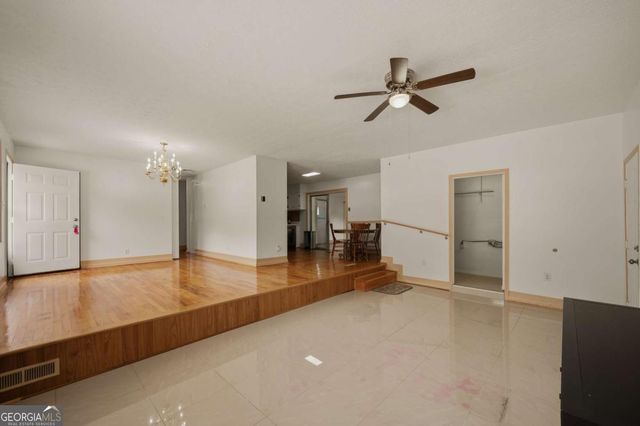 520 Pinecrest Drive, Riverdale, GA 30274
