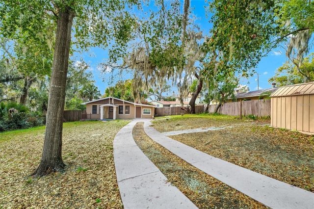 1244 LAKE AVENUE, Clermont, FL 34711