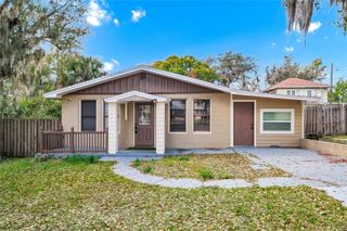 1244 LAKE AVENUE, Clermont, FL 34711