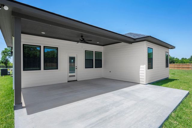 5074 County Road 128, Iola, TX 77861