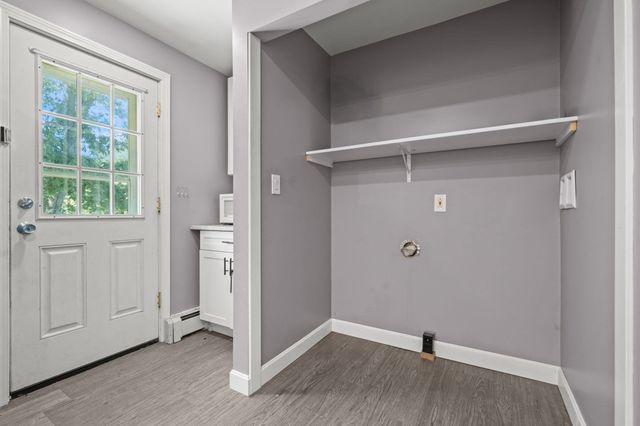 52 Forest Park Rd, Woburn, MA 01801