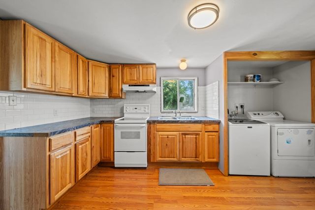 52 Forest Park Rd, Woburn, MA 01801