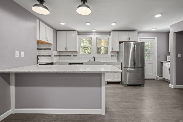 52 Forest Park Rd, Woburn, MA 01801