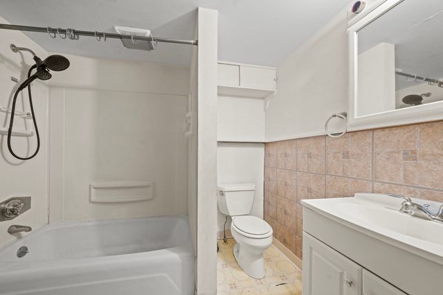 52 Forest Park Rd, Woburn, MA 01801