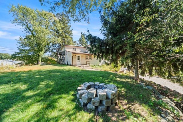 52 Forest Park Rd, Woburn, MA 01801
