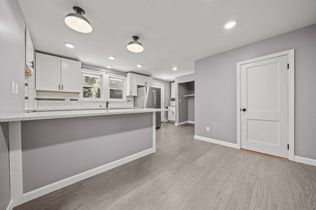 52 Forest Park Rd, Woburn, MA 01801
