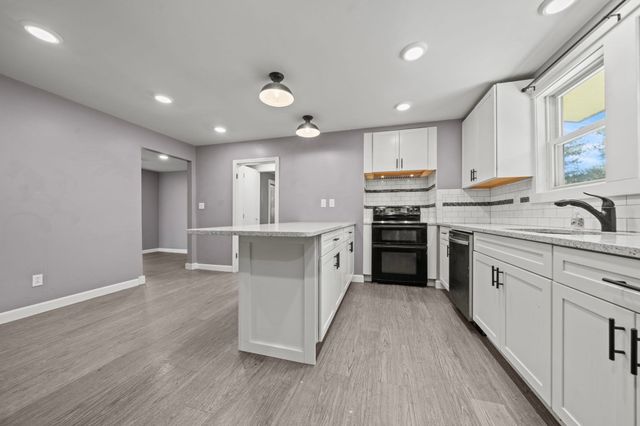 52 Forest Park Rd, Woburn, MA 01801