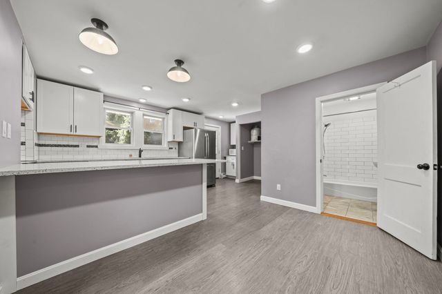 52 Forest Park Rd, Woburn, MA 01801