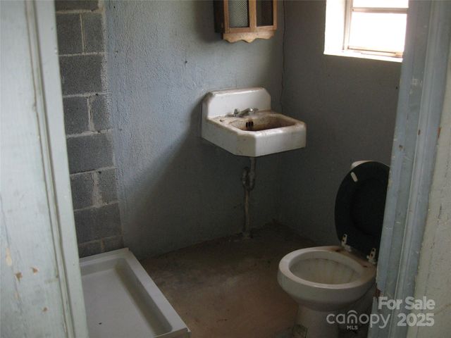 214 Palmer Street, Lenoir, NC 28645