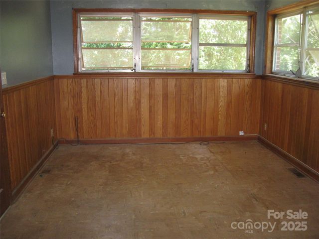 214 Palmer Street, Lenoir, NC 28645