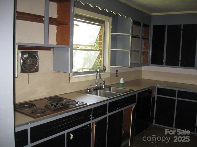 214 Palmer Street, Lenoir, NC 28645