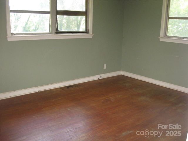 214 Palmer Street, Lenoir, NC 28645