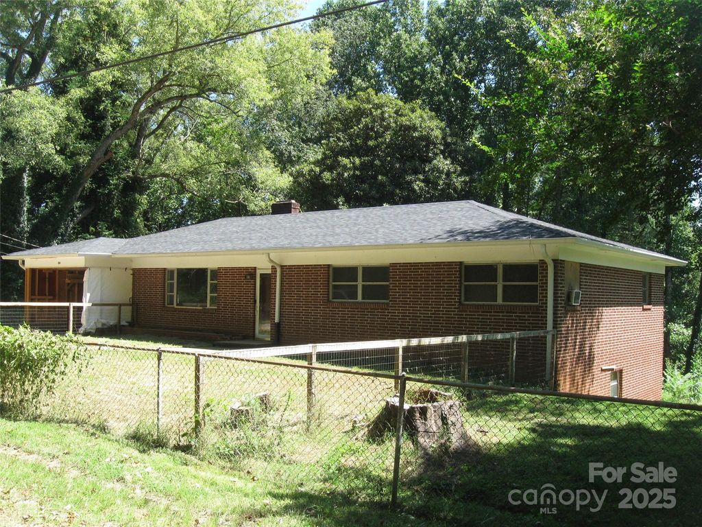 214 Palmer Street, Lenoir, NC 28645