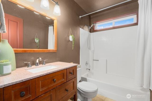 12935 NE 71st Street, Kirkland, WA 98033