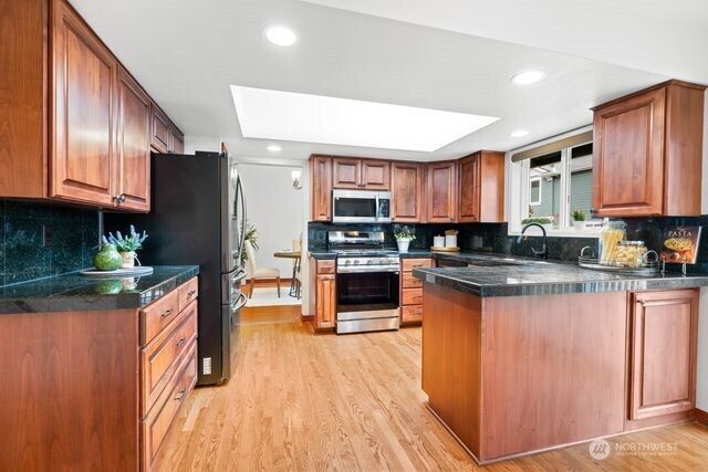 12935 NE 71st Street, Kirkland, WA 98033