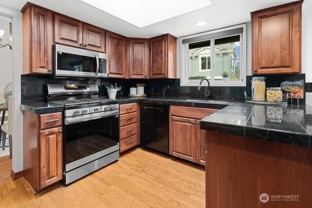 12935 NE 71st Street, Kirkland, WA 98033