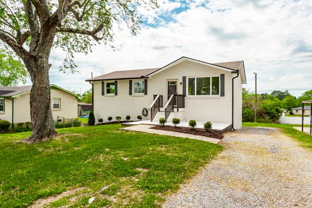 709 Perry Dr, Springfield, TN 37172