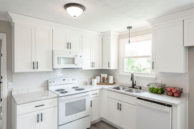 709 Perry Dr, Springfield, TN 37172