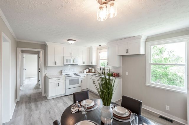 709 Perry Dr, Springfield, TN 37172