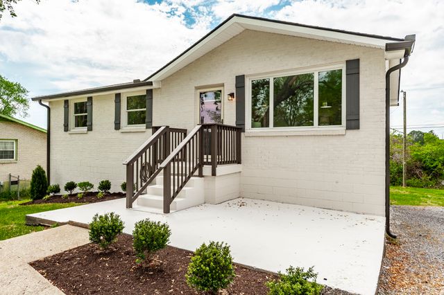 709 Perry Dr, Springfield, TN 37172