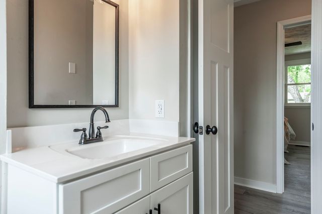 709 Perry Dr, Springfield, TN 37172